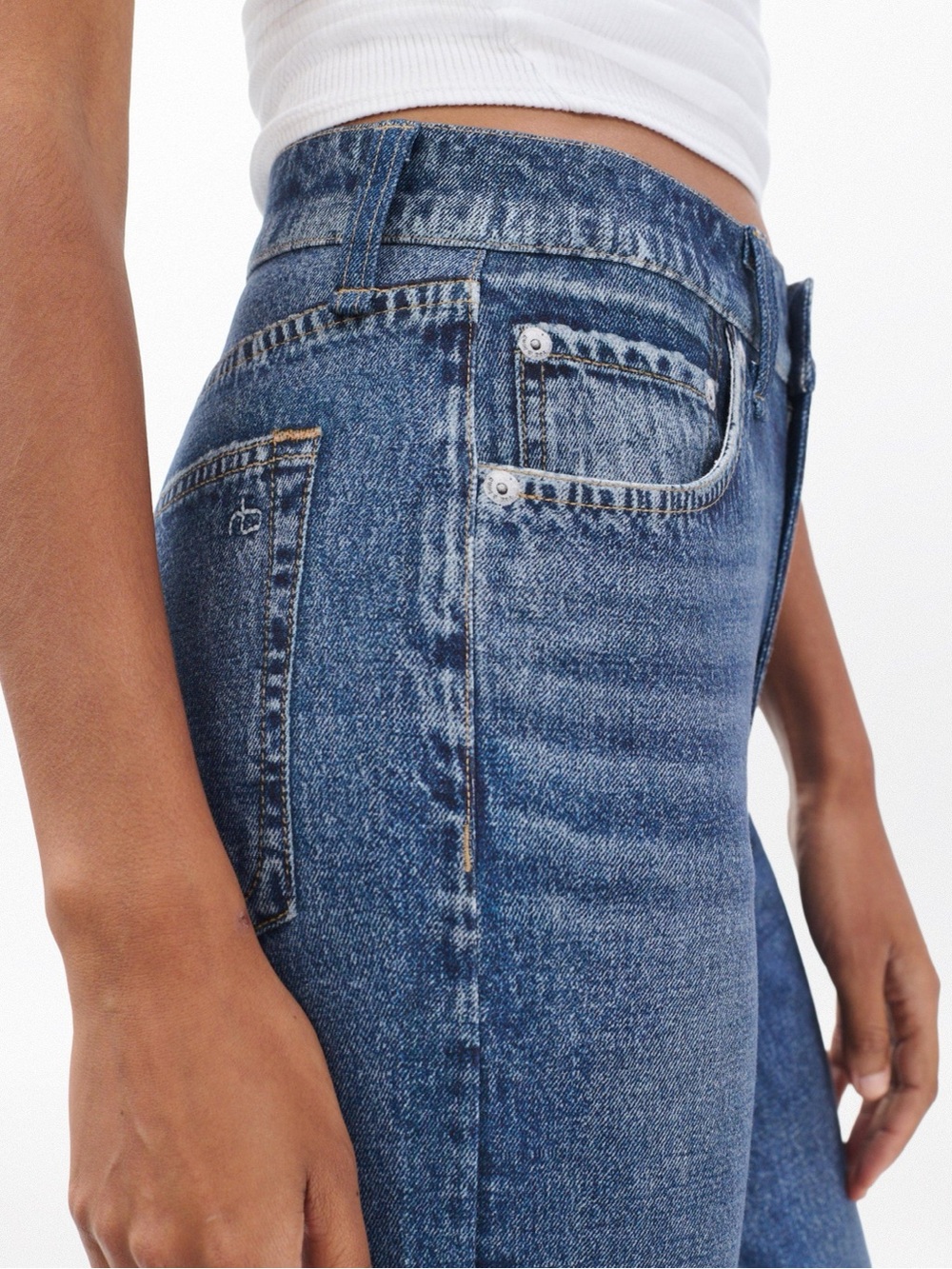 NWT Rag & Bone Harlow Midrise Straight Jean size 28 in Kendra Wash - Picture 2 of 10